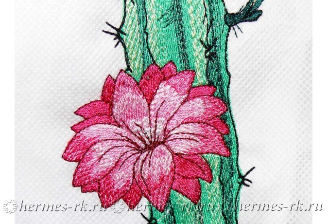 Машинная вышивка кактусов: Зеленое вдохновение на ткани