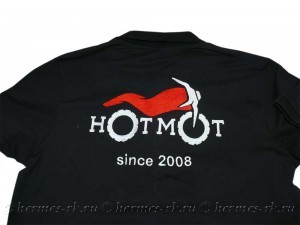 Вышивка символики на футболке