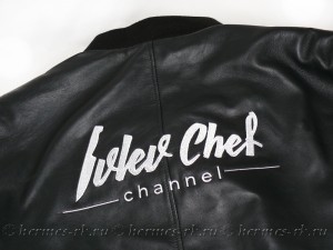 Вышивка логотипа на кожаной куртке