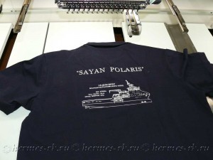 Вышивка на спине поло