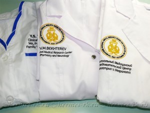 Вышивка на медицинской одежде
