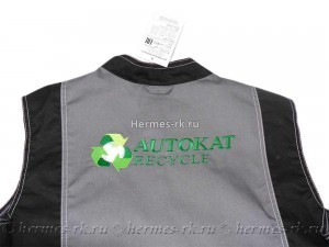 Жилет с вышивкой