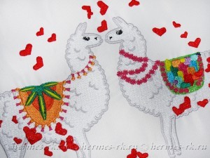Яркая вышивка для влюбленных