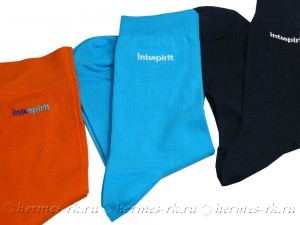 Вышивка на ярких носках