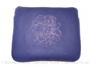 Вышивка на пледе-подушке