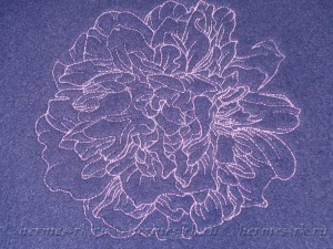 Вышивка н флисовом пледе