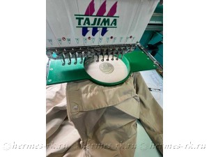 Вышивка Смайлика на куртке