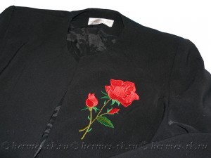 Вышивка цветка на пиджаке на заказ