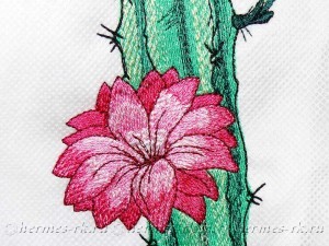 Яркая вышивка цветов