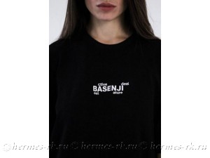 Вышивка на черной футболке