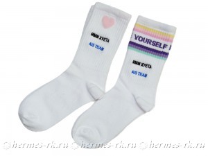 Вышивка надписи на носках