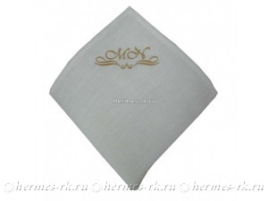 Вышивка инициалов на салфетках