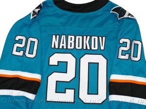 Вышивка  номера на рукавах