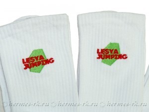 Украшение носков вышивкой