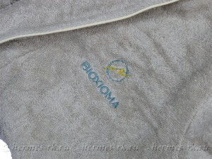 Вышивка логотипа на халате