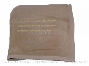 Вышивка на пледе