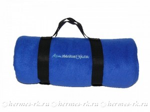 Вышивка на пледе в ремнях