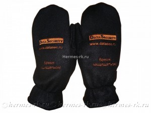 Машинная вышивка на варежках