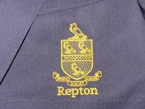 Вышивка герба школы на пиджаке на заказ