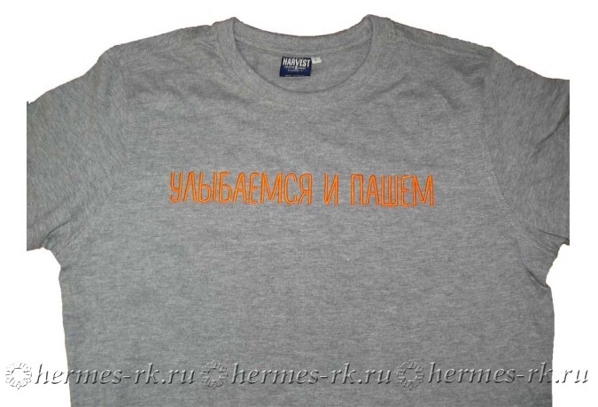 Эффектный элемент модного лука – футболка с эксклюзивной вышивкой на заказ