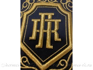 Вышивка на скатерти