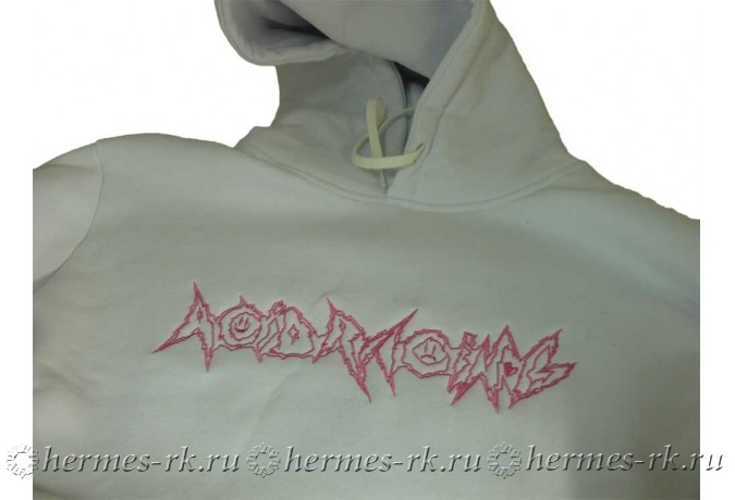 Вышивка на толстовке