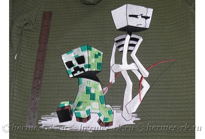 Вышивка майнкрафт на толстовке