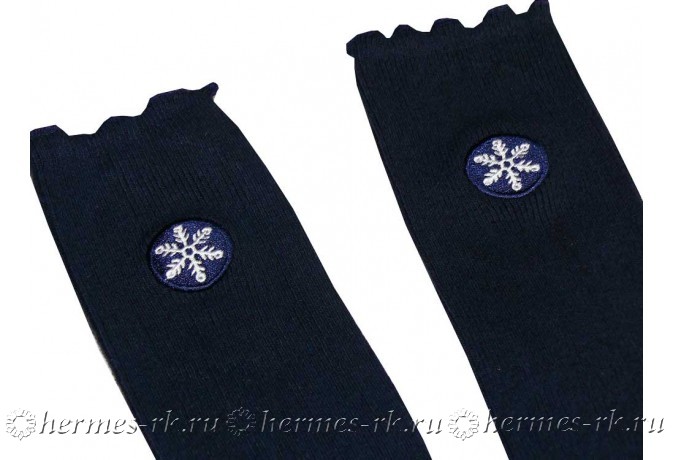 Яркая вышивка на изделие