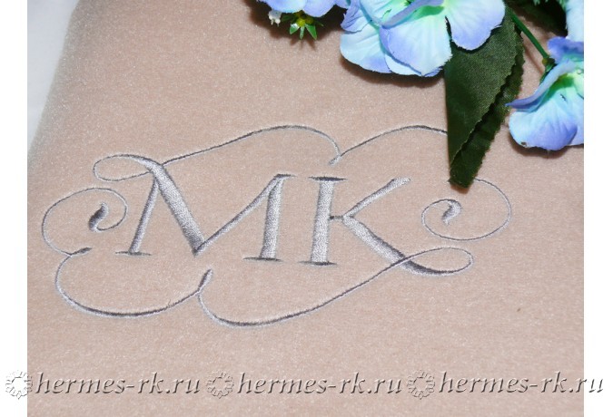 Вышивка на пледах