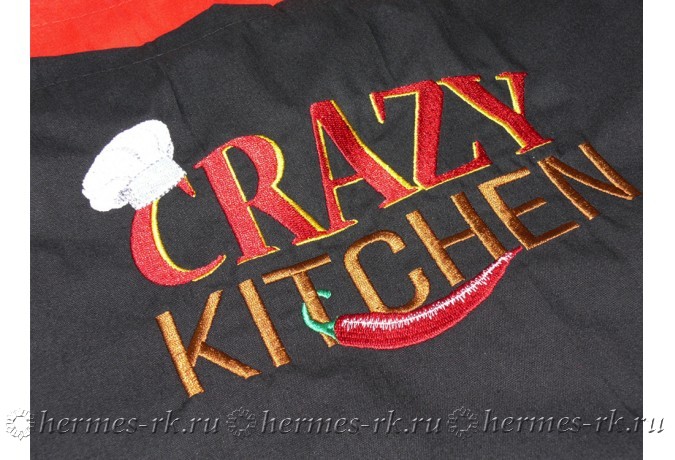 Вышивка логотипа кафе на фартуке