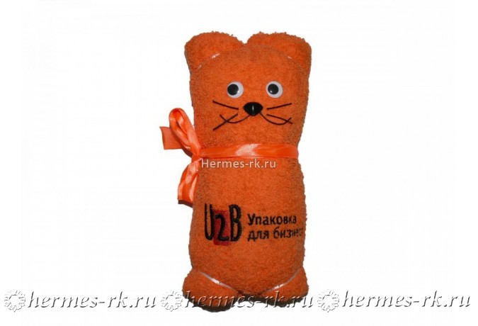 Вышивка на фигуре из полотенца