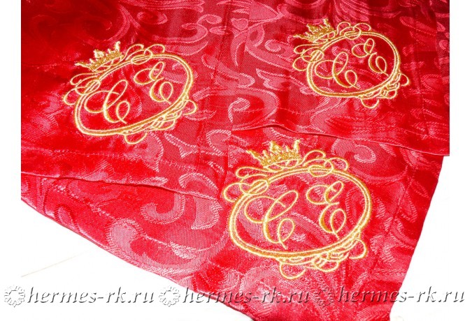 Золотая вышивка на салфетках