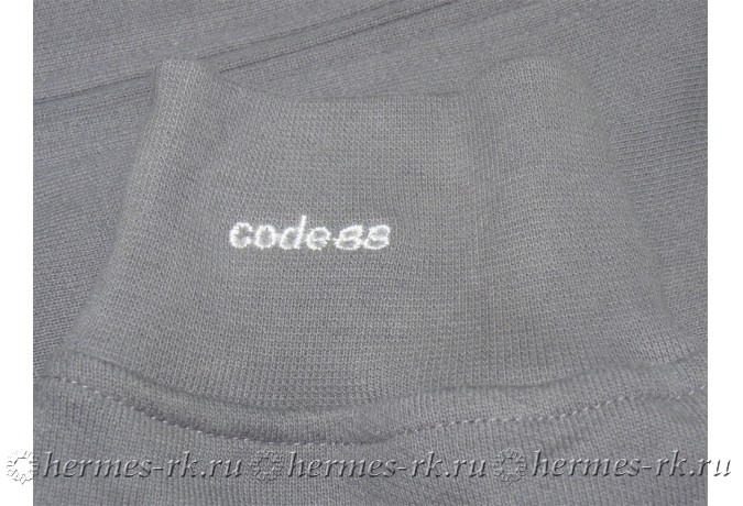 Вышивка на манжете худи