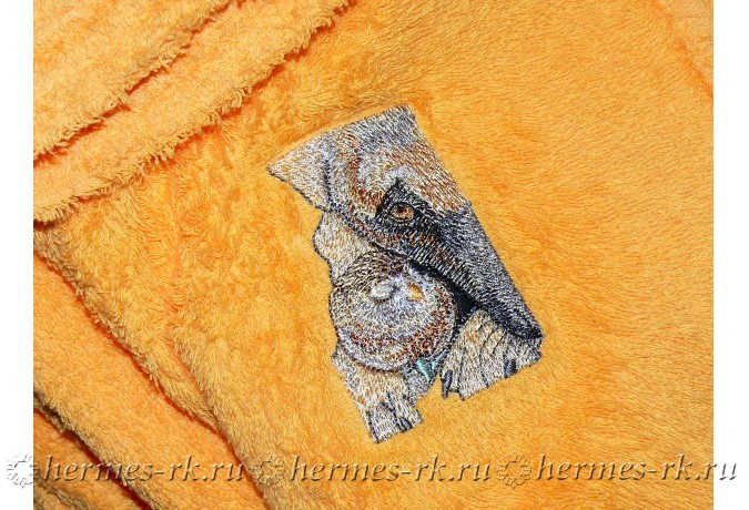 Художественная вышивка на банном халате